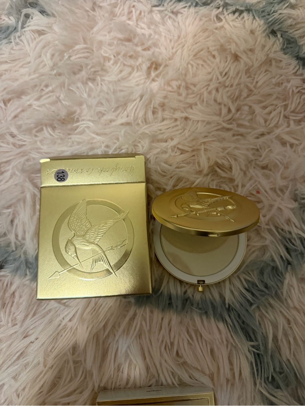 Girl on fire Luxury Gold Compact Powder - Lightweight Pressed Powder